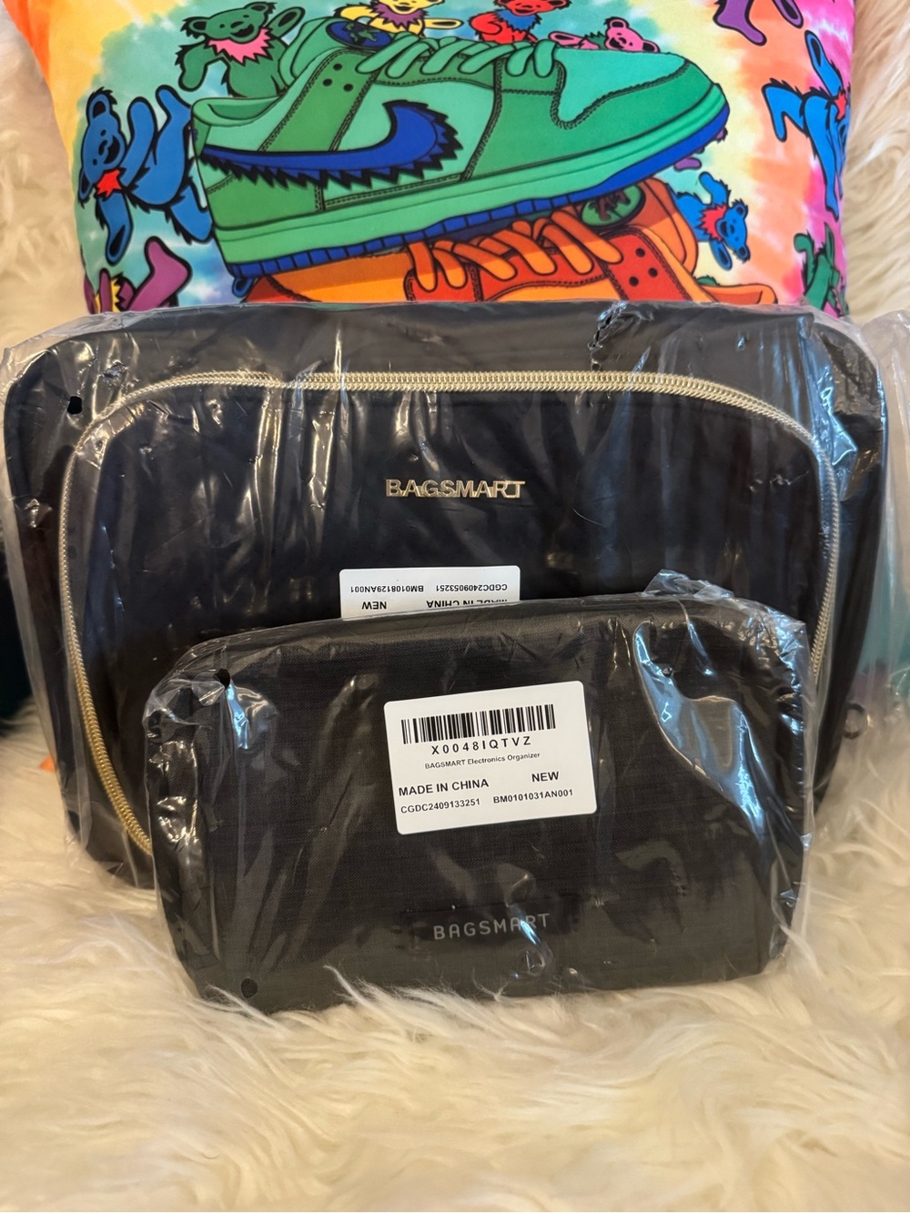 BAGSMART Large Toiletry Travel Bag with Hanging Hook and Bonus small bag. NWT